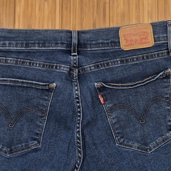 Levis Blue Jeans - Picture 8 of 9